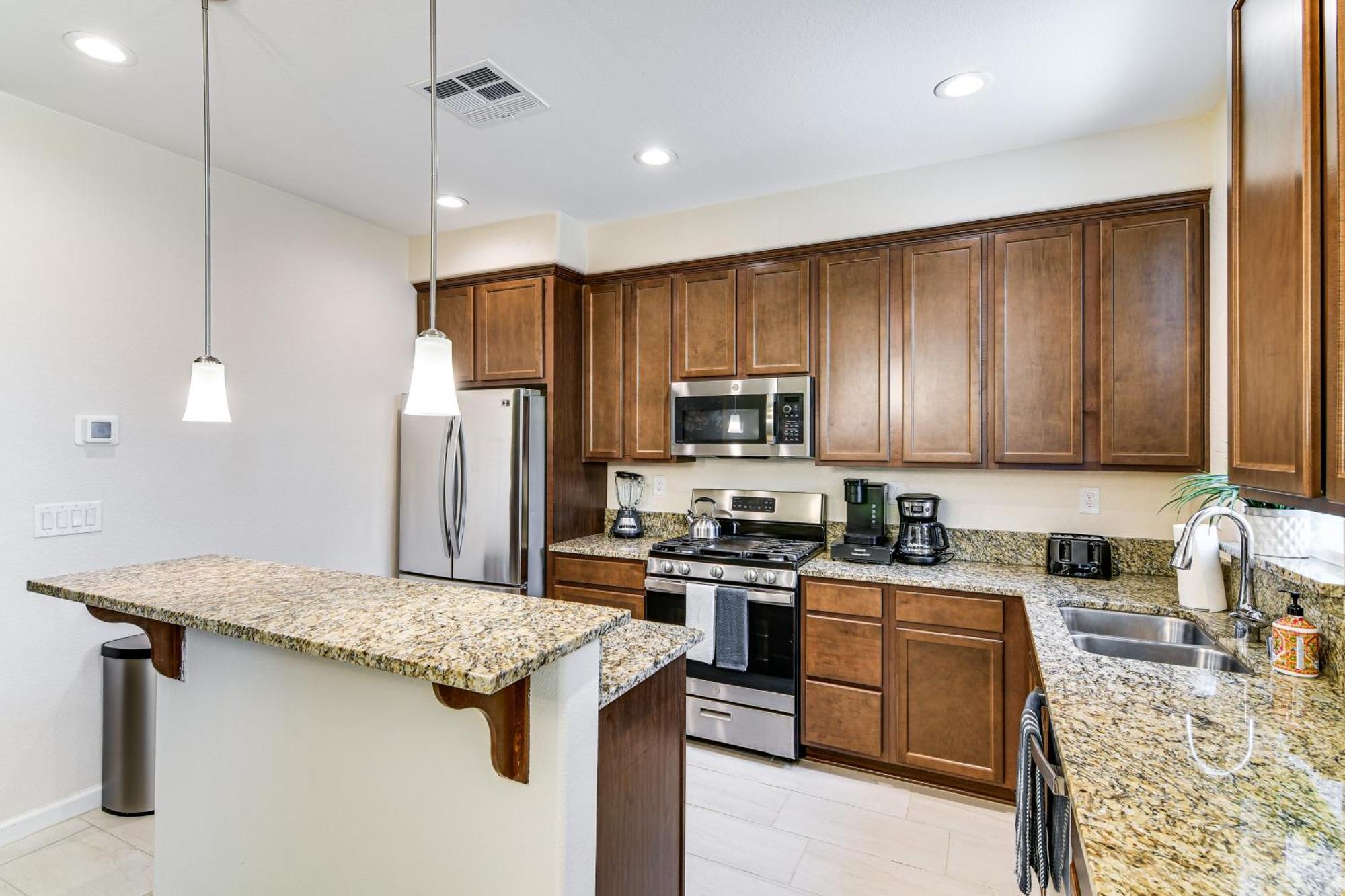 Central Carson City Townhome, 1 Mi To Downtown! Dış mekan fotoğraf